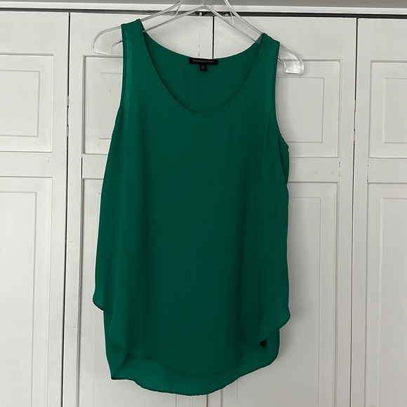 Banana Republic Tops - Dressy green tank